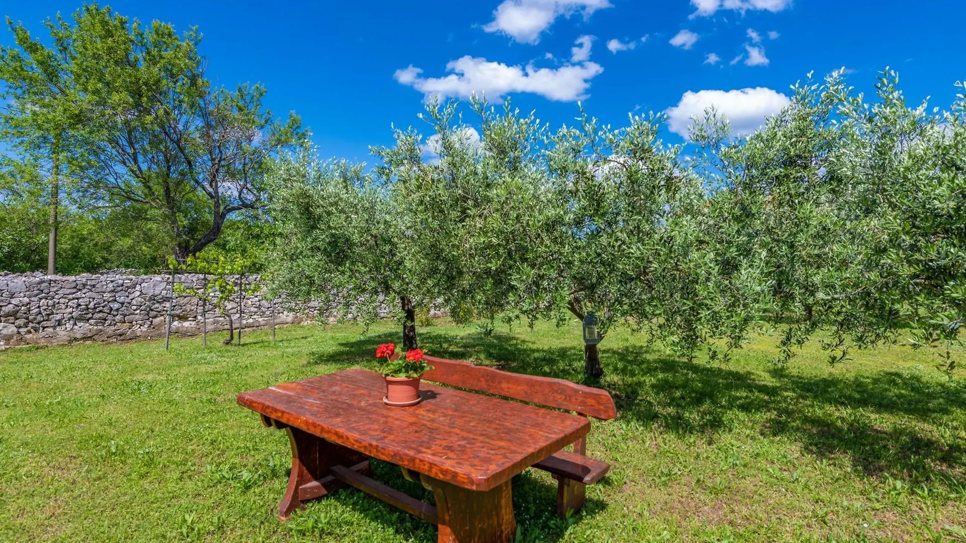 Villa Ana, A Tranquil Pool Villa Close To The Beach Stalije Holiday home