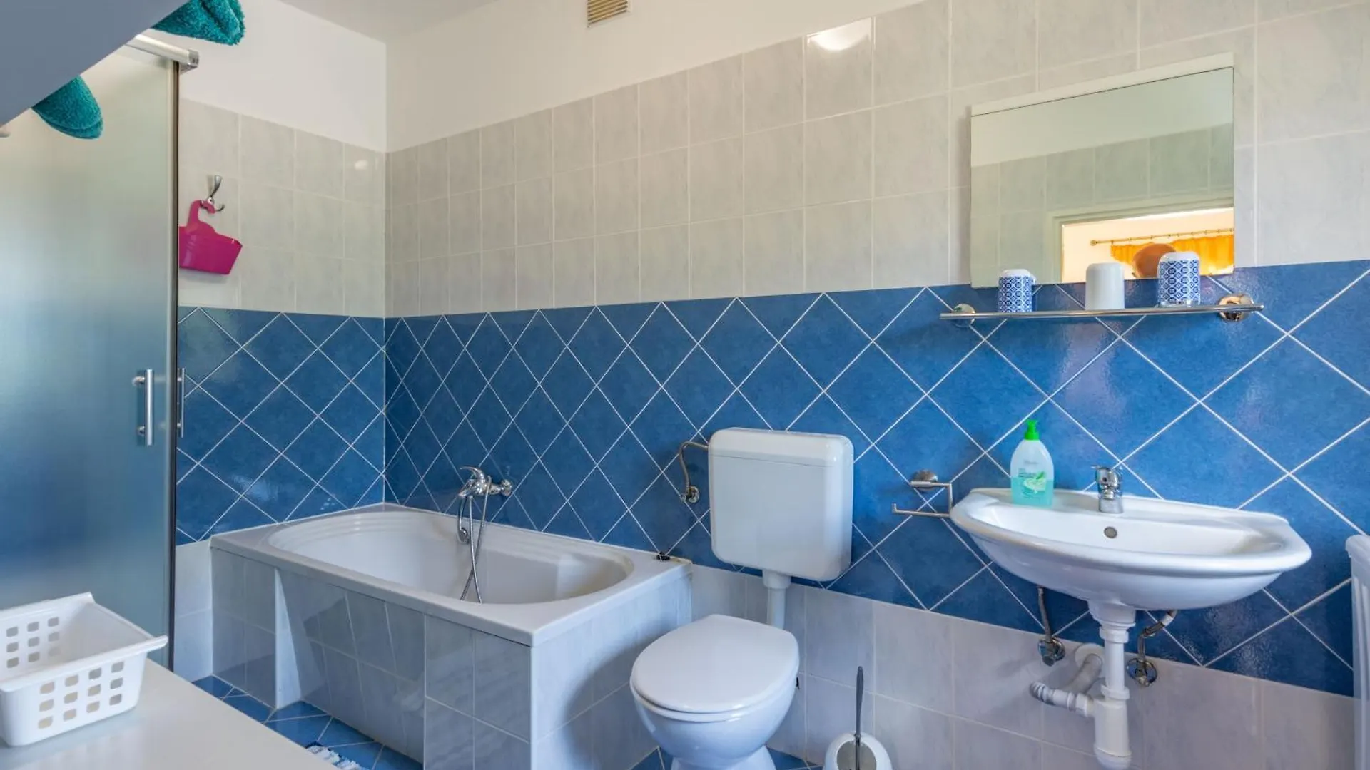 Villa Ana, A Tranquil Pool Villa Close To The Beach Stalije Vakantiehuis