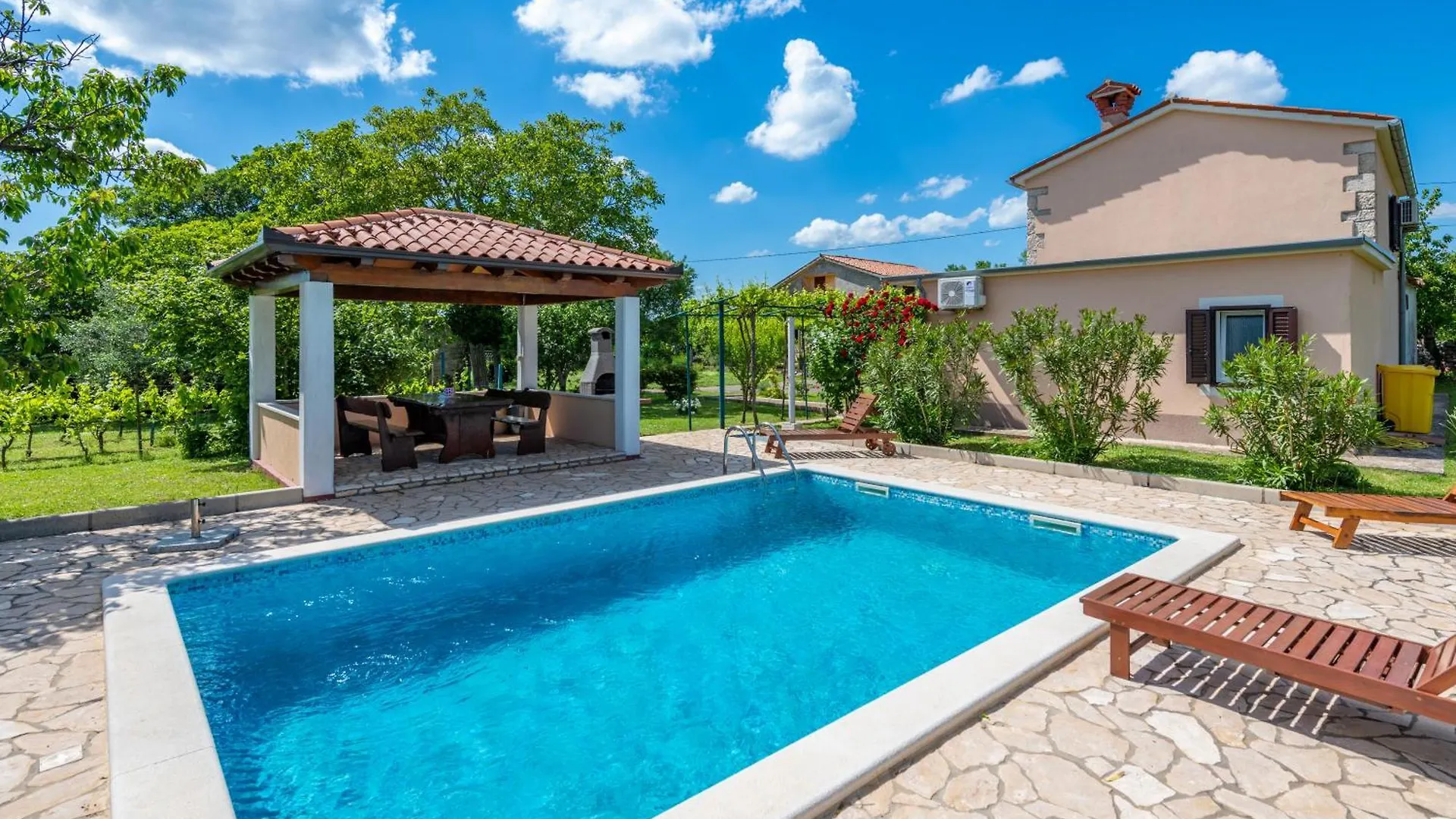 Villa Ana, A Tranquil Pool Villa Close To The Beach Stalije Vakantiehuis