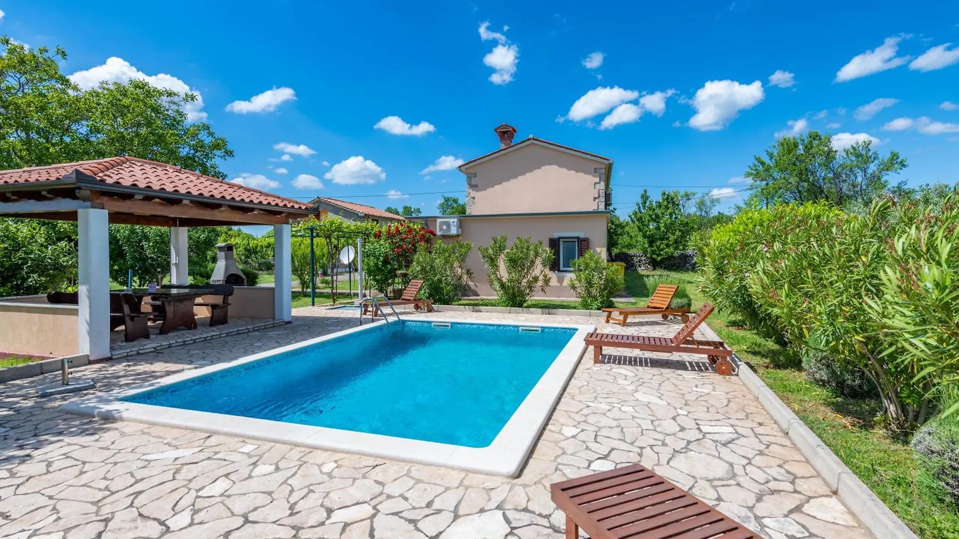 Villa Ana, A Tranquil Pool Villa Close To The Beach Stalije